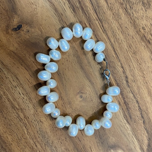 Bold freshwater pearl bracelet - Picture 2 of 3